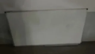 لوح وايت بورد مستعمل بحال الوكالة