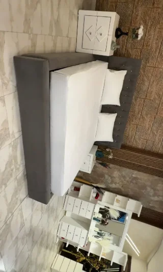 غرفة نوم ماستر modern 🛌✨ خشب لاتيه 18 🪵 ، لون أيفوري مميز 🤍✨ مع ملحق ادراج داخلي