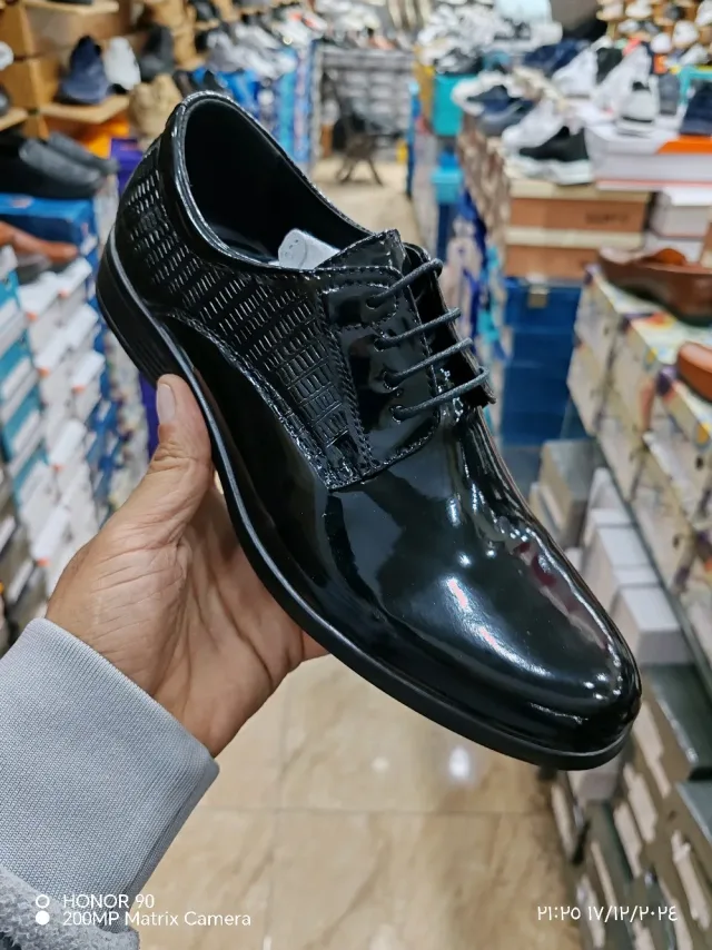 G. SHOSE 14