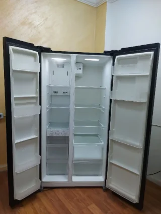 ثلاجه بابين ٣٦ قدم لون سلفر 3