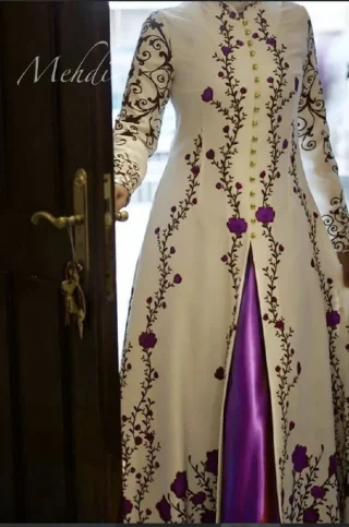 كارديجان مع فستان