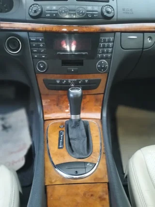 E200 مرسيدس بنز 2003 7