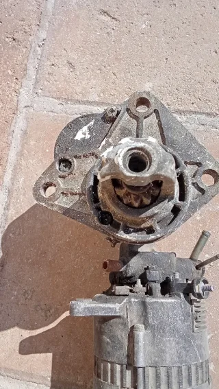 🚗 قطع بكب كيا ديزل للبيع 🔧متوفر للبيع قطع أصلية مستعملة بحالة جيدة:طرمبة ديزل (ت 8