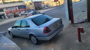 بسم الله الرحمن الرحيمللبيمرسيدس بنز C200 موديل 1997 أصلي لون سلفرماتور 2000cc ا 10
