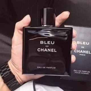 عطور ومكياج
