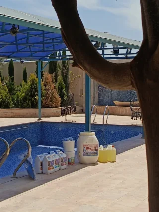 مواد تعقيم برك سباحة ومستلزماتها