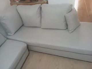 للبيع غرفه نوم مع البرادي بدون الفرشه وكورنر مع طاوله وسط وطاوله عدد ٢صغيره 6