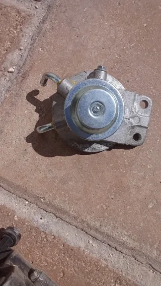 🚗 قطع بكب كيا ديزل للبيع 🔧متوفر للبيع قطع أصلية مستعملة بحالة جيدة:طرمبة ديزل (ت 2