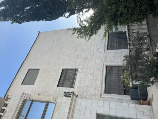 بيت مستقل مكون من ٣ طوابق 5