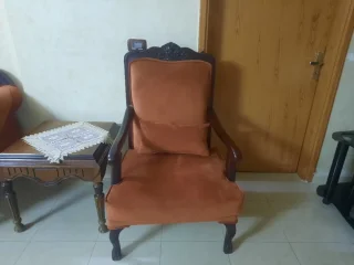 طقم كنب بحاله جيده للبيع 5