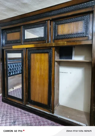 160 دينار 🔥 غرفه نوم ماستر تفصيل خشب لاتيه لون عسلي بدون مراي فقط التواليتاربد م