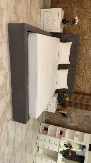 غرفة نوم ماستر modern 🛌✨ خشب لاتيه 18 🪵 ، لون أيفوري مميز 🤍✨ مع ملحق ادراج داخلي
