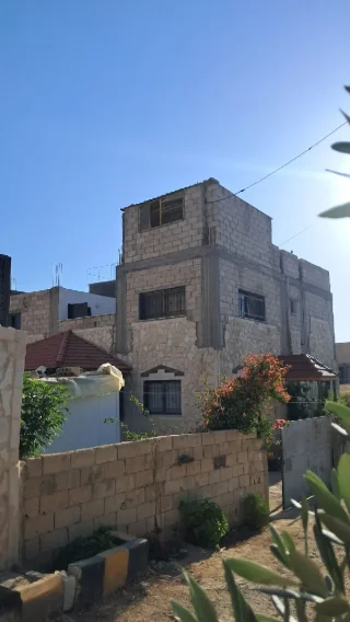 بيت للبيع