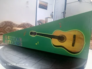قيتار كلاسيكي للبيع وكاله لم يستخدم 2