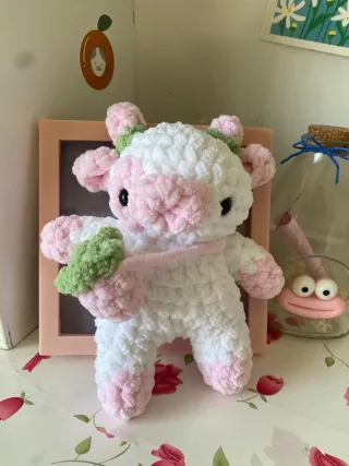 Strawberry Cow 🐮