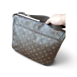 Louis Vuitton Authentic 2