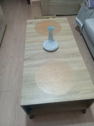 للبيع غرفه نوم مع البرادي بدون الفرشه وكورنر مع طاوله وسط وطاوله عدد ٢صغيره 7
