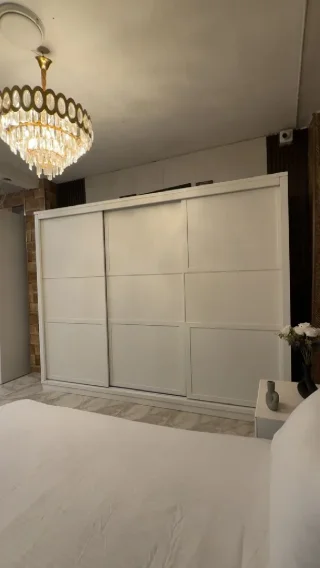 غرفة نوم ماستر modern 🛌✨ خشب لاتيه 18 🪵 ، لون أيفوري مميز 🤍✨ مع ملحق ادراج داخلي