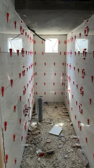 فني تركيب جميع انواع البلاط و الرخام شغل و تسليم هندسي بادق التفاصيل