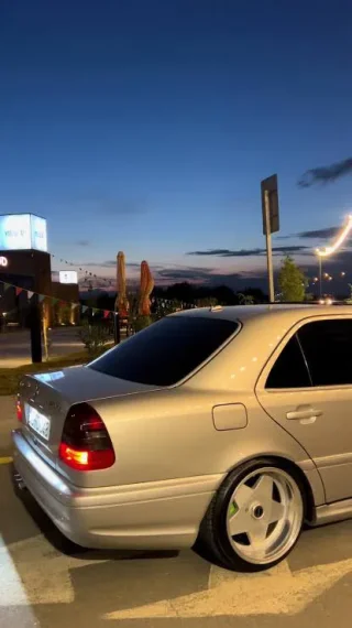 مطلوب c200 للبييع دفعة 2000 والباقي أقساط أو كاش 2500 دينار 2