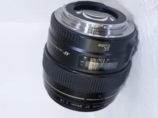 عدسة كانون 85mm canon