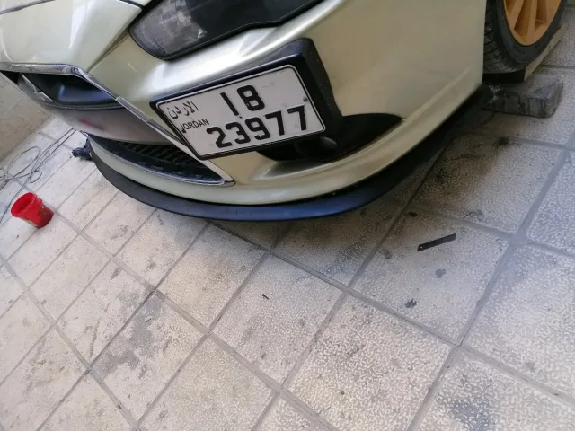 نبيل للفيبر جلاس
