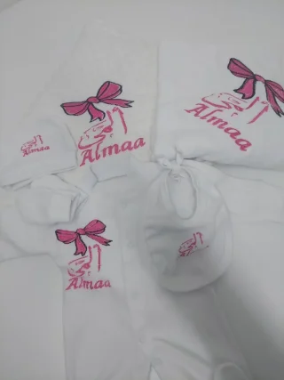 👶✨ الدلال والراحة لطفلك في طقم واحد متكامل! ✨👶شاهدي الصور وتخيلي طفلك محاطاً بنعو 9