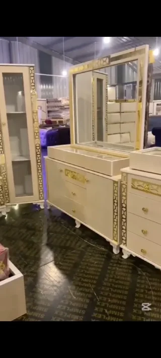 غرفه نوم غوتشي يخشب لامنيت بتشطيب مكينات  فاخر جدا جدا 2