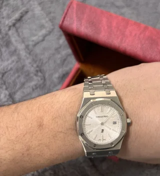 AUDEMARS PIGUET ( ROYAL OAK) Watch used like new in very good condition 3