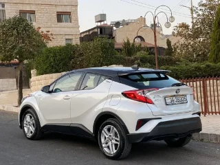 للبيع تويوتا C-HR LE هايبرد 2023 — سعر لقطة30 ألف كم فقط | مواصفات خليجية 5