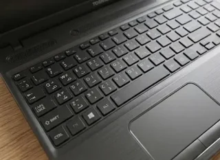 لابتوب Toshiba Core i3 بسعر 100 دينار – عرض مميز مع كفالة 6 أشهر 2