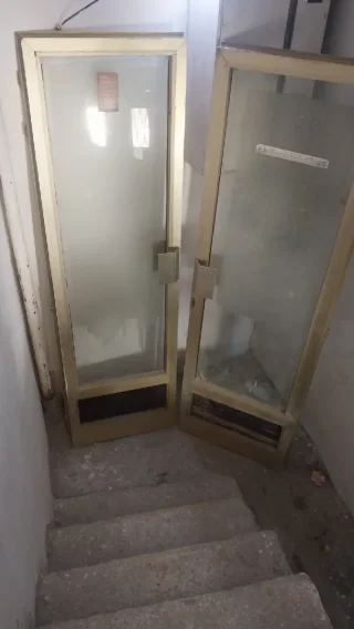 باب المنيوم ثقيل مع زجاج
