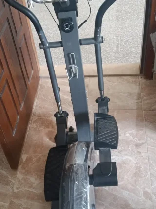 جهاز كروس رياضي للبيع يعمل بشكل ممتاز 4
