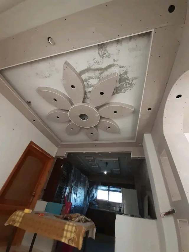 M & E DECORE 15