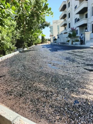 اخصائيون في عزل الاسطح والجدران تزفيت الساحات والشوارع والملاعب المزارع 8
