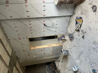 فني تركيب جميع انواع البلاط و الرخام شغل و تسليم هندسي بادق التفاصيل