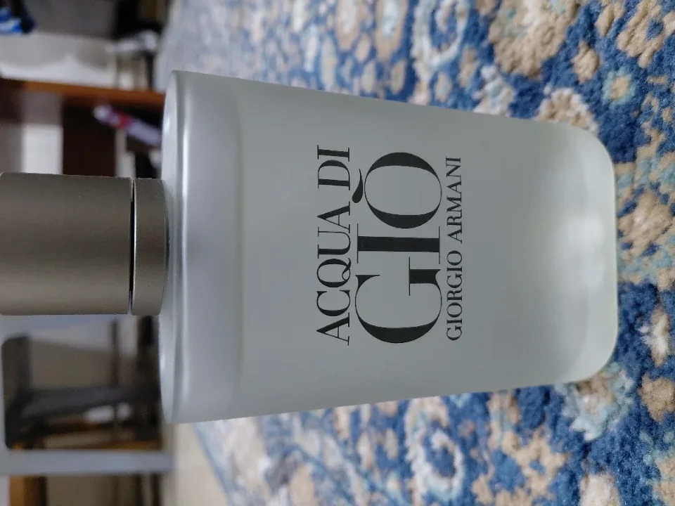 عطر اكوا دي جيو تواليت للبيع اصليه
