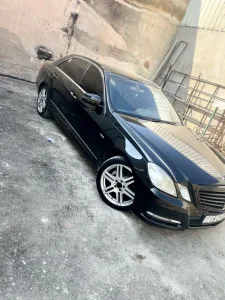 مرسيدس E2002013
