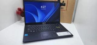 لابتوب asus  استعمال خفيف جدا ((مكفووول ))  مع جميع اغراضه للبيع ممتاز  للاعمال 8