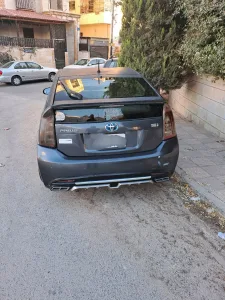 تويوتا بريوس للبيع