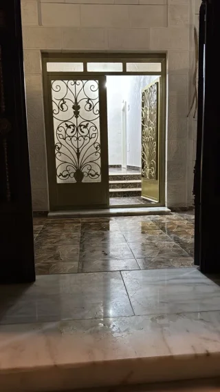 فيلا مميزة بالمستندة الغربية 9