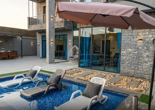 Gray villa 11
