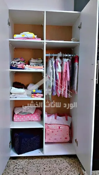 خزانة ملابس