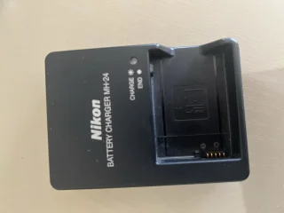 Camera Nicon d 5300 + uandroid screen  كاميرا تصوير احترافية نوع NIKON D 5300 LE