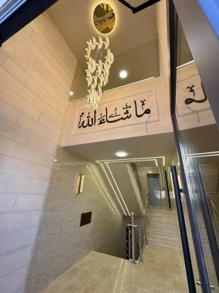شقة ارضيه ١٦٢ م مع راس ٤٠ م للبيع في البنيات / جانب مدارس ادحصاد التربوي 3