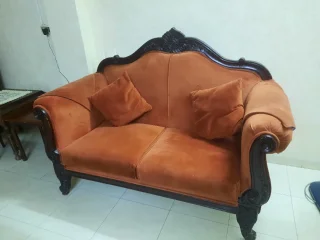 طقم كنب بحاله جيده للبيع 4
