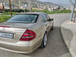 مرسيدس E200 4