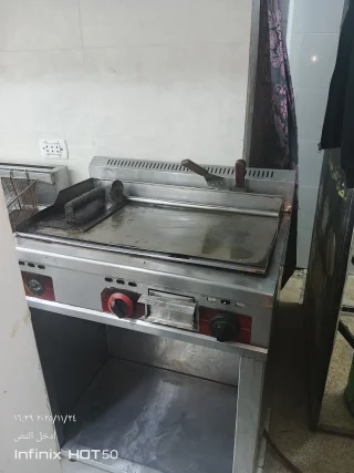 عدة مطعم للبيع 10