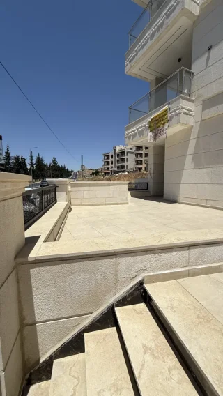 شقة ارضية للبيع في عمان طريق المطار شارع الخدمة الغباشية قرب مطعم بوراك التركي 2