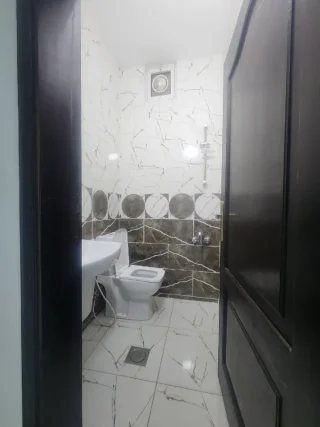 السلام عليكم ورحمه الله وبركاته ✋شقه للايجار في اربد 👍زبدا شرق المركز الغربي 👍من 3